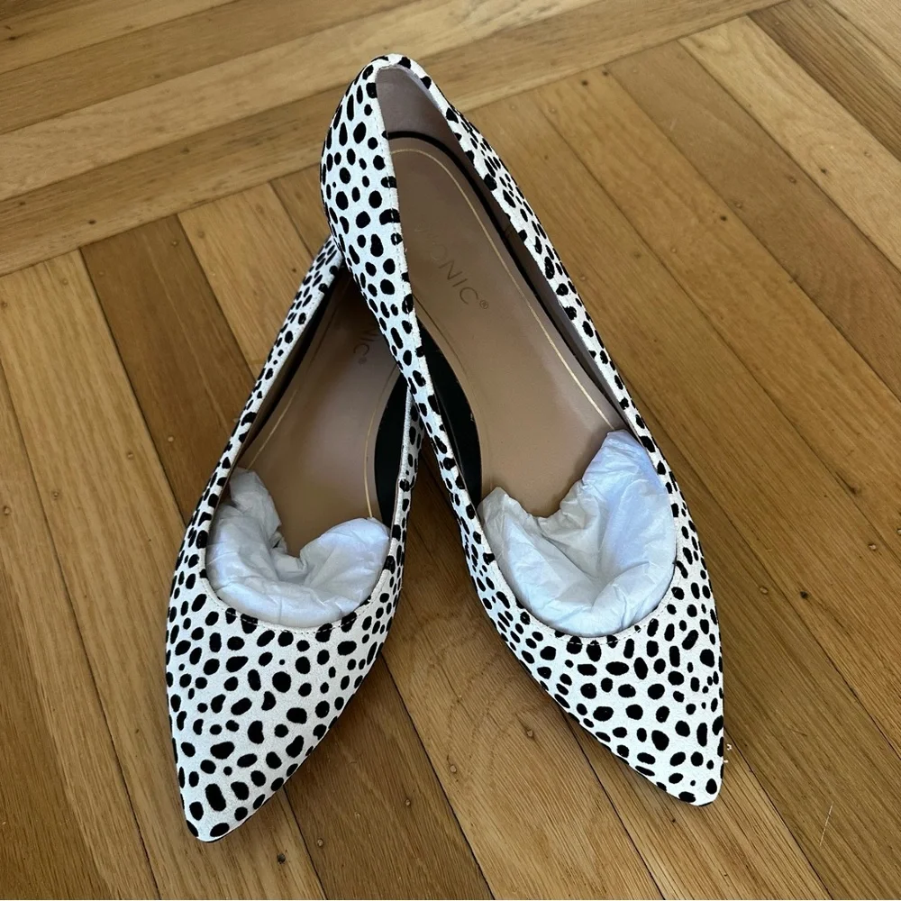 Vionic White and Black Dalmatian Print Pointed Toe Flats